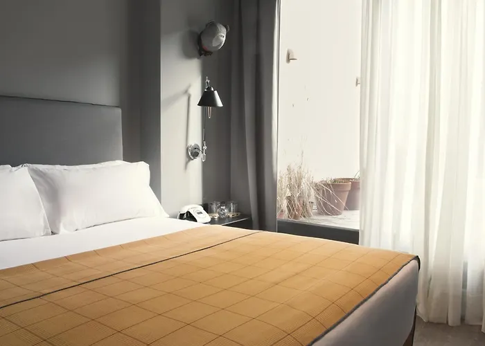 Yurbban Trafalgar Hotel